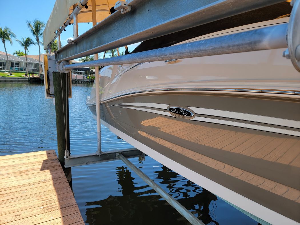 Sea-Ray Bowrider