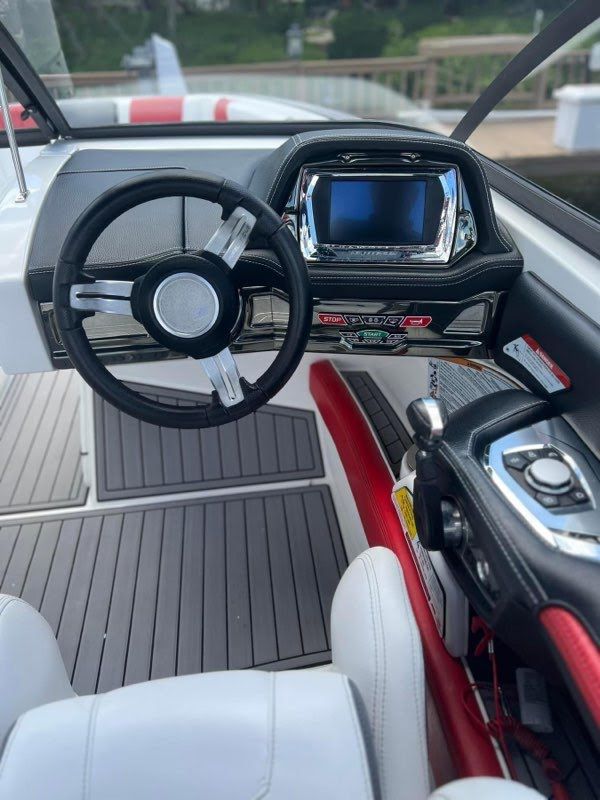 Lake of the Ozarks Boat Detailing