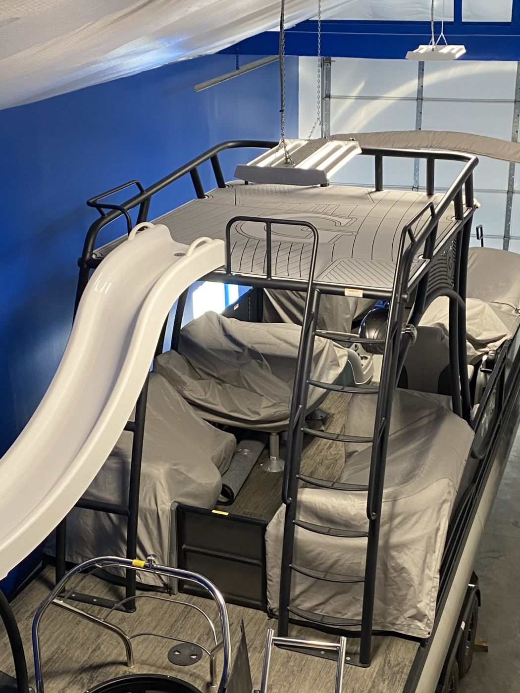 2015 Monaco 235 Pontoon