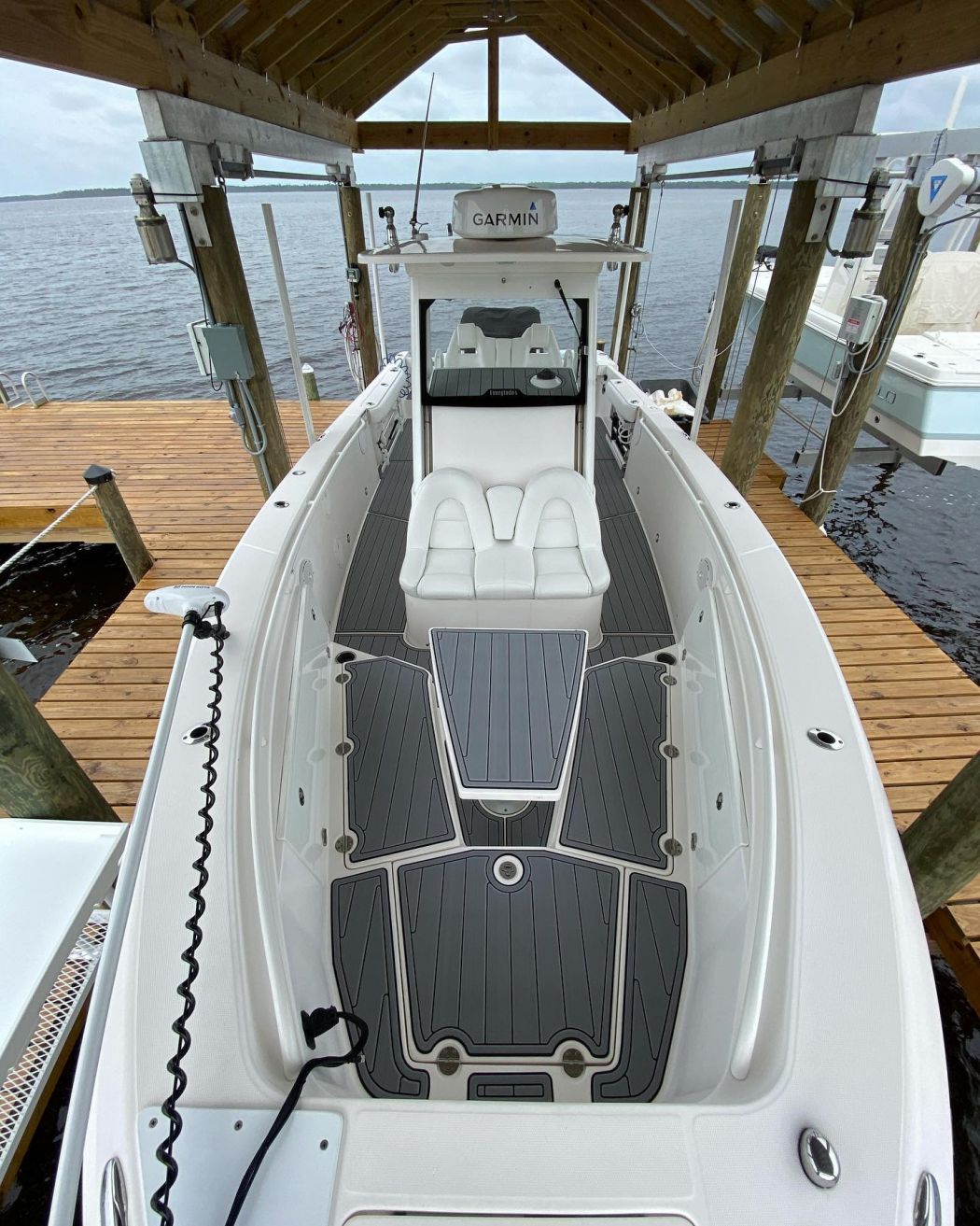 Everglades Center Console SeaDek Flooring