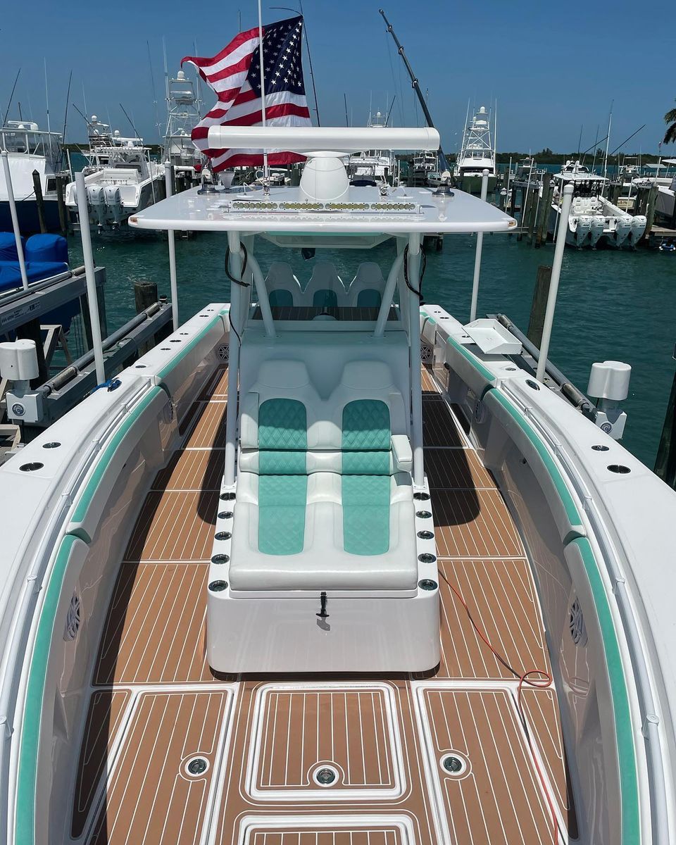 34' SeaHunter Center Console Marine Ceramic Coating
