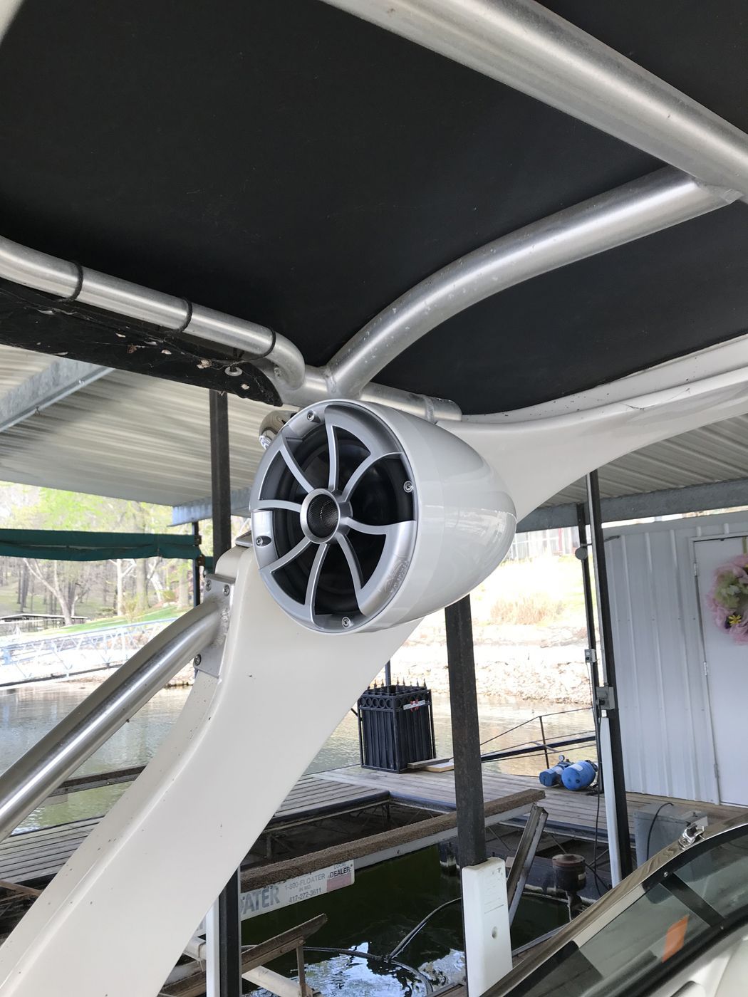 Wet Sounds System Sea Ray SLX