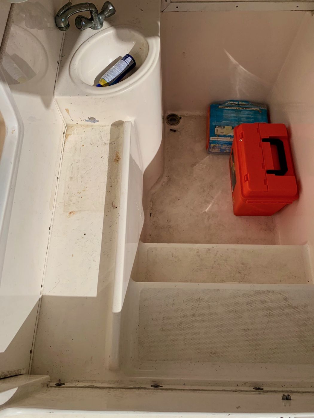 Boat Detailing 35' SeaVee Center Console