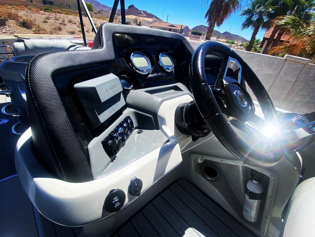 Pontoon Detailing Lake Havasu