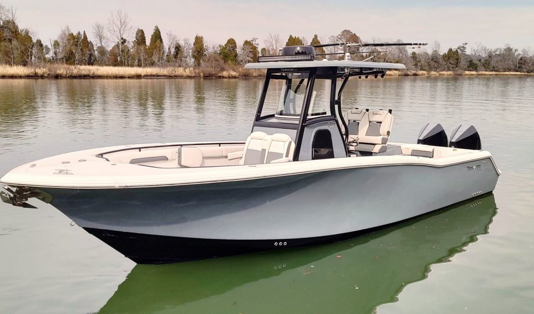 Tidewater 280 Center Console Ceramic Coating