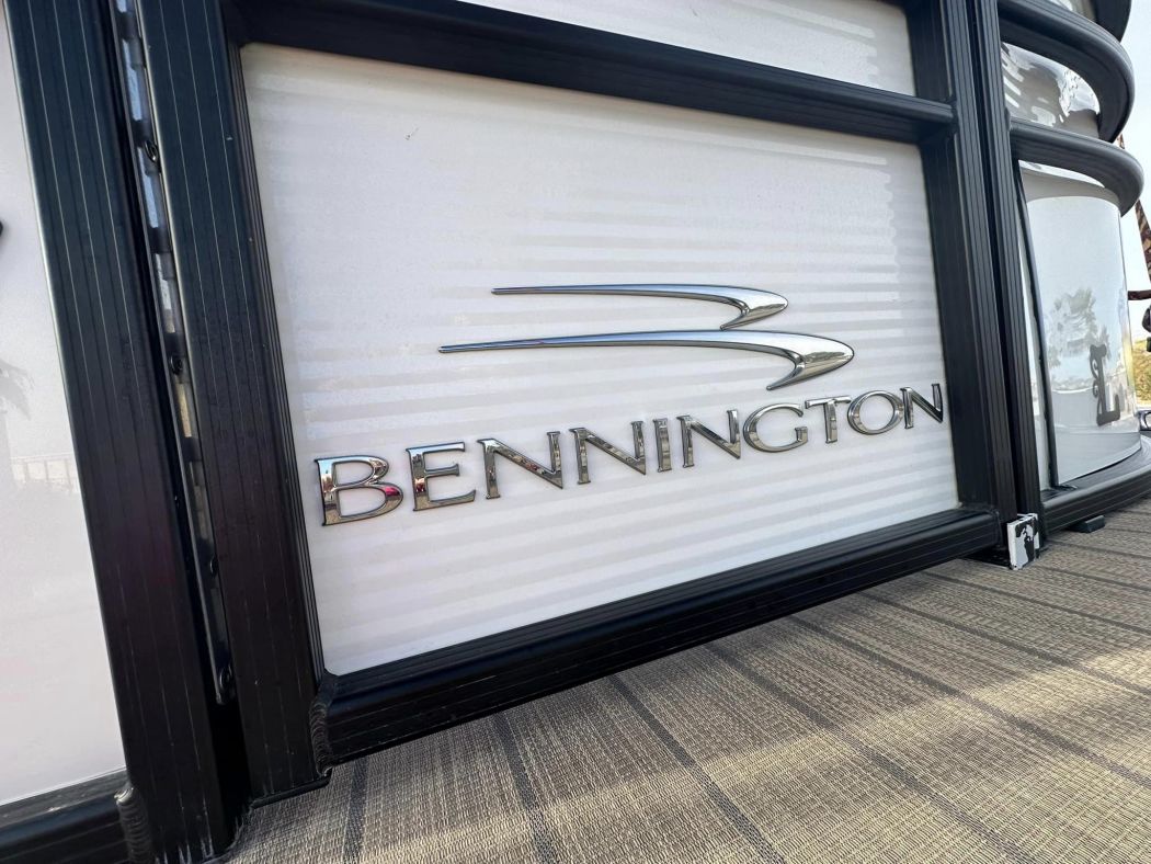 Pontoon Detailing Lake Havasu