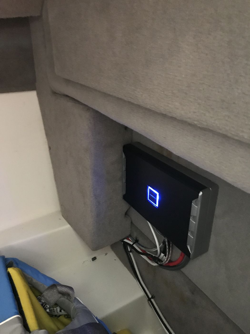 Wet Sounds System Sea Ray SLX