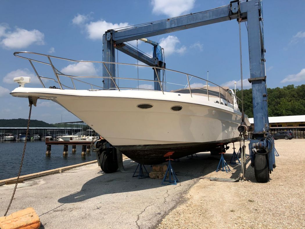 1997 SeaRay 400 EC Received A Surpass 5 Year SiO2 Ceramic Coating