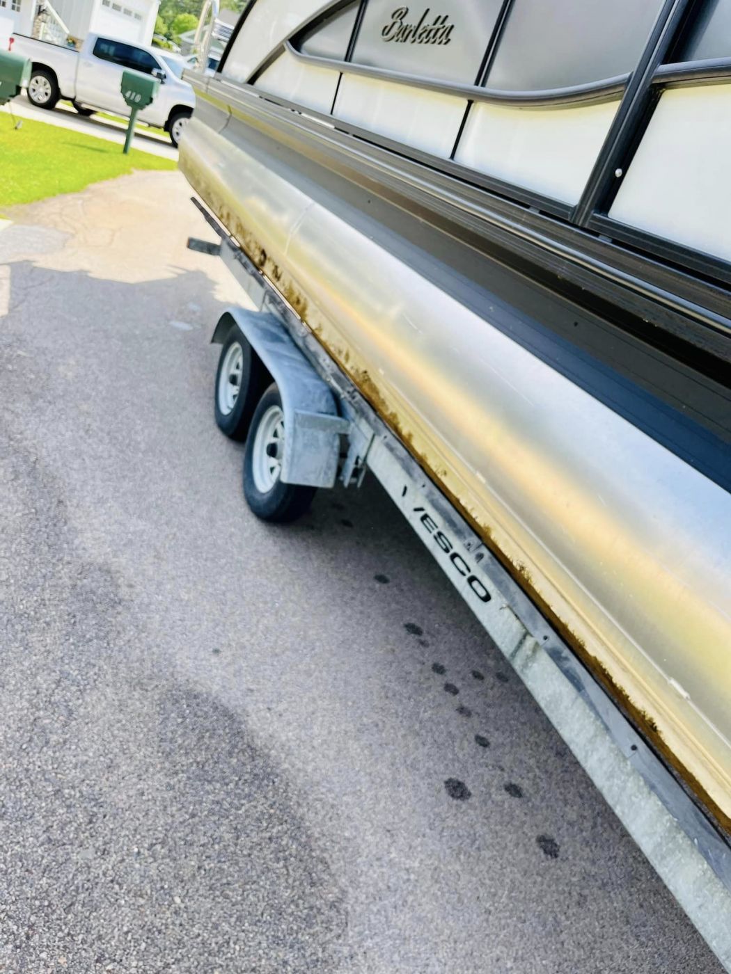 Pontoon Cleaning