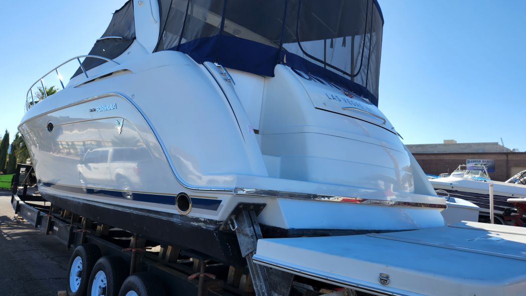 Formula 37 PC Boat Waxing