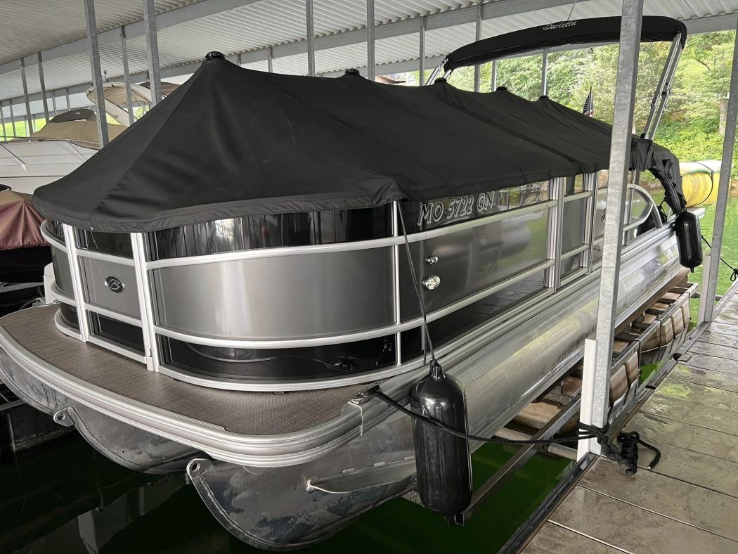 Pontoon Boat Washing Lake of the Ozarks