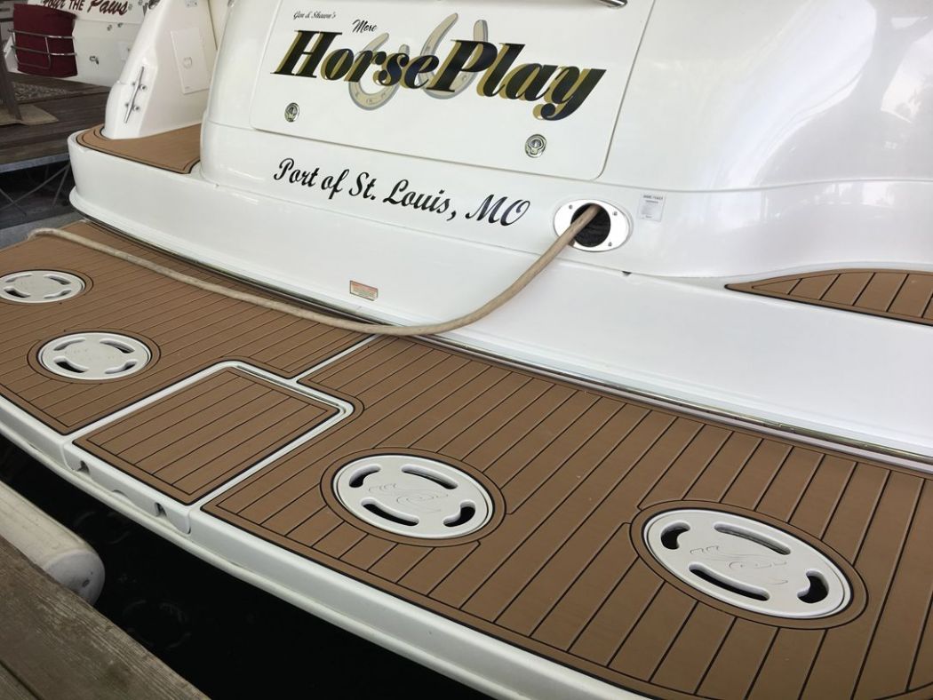 Sea Ray 460 SeaDek Swim Platform