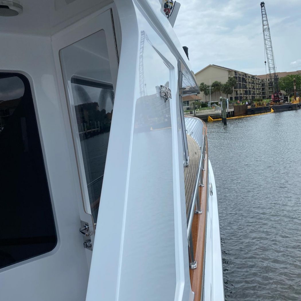 103' Burger Yacht Boat Detailing