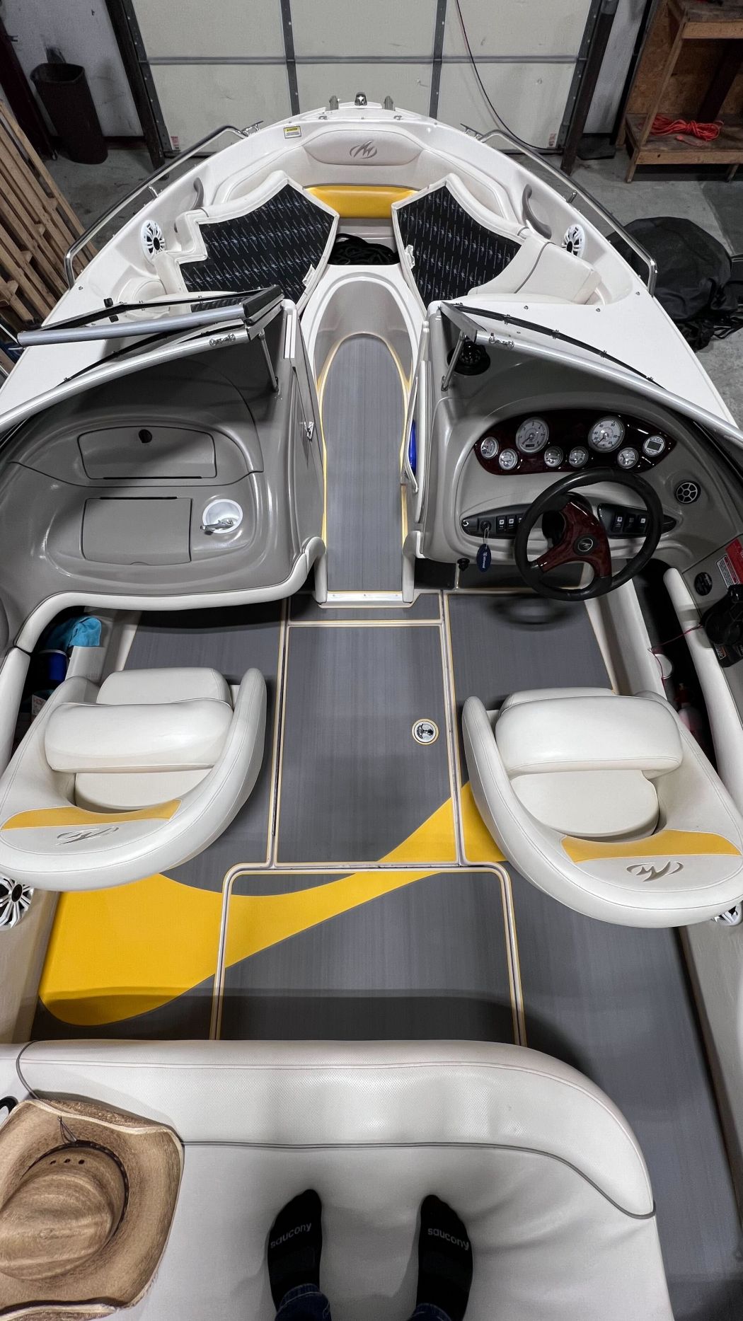 2004 Carvelle Interceptor Marine Flooring