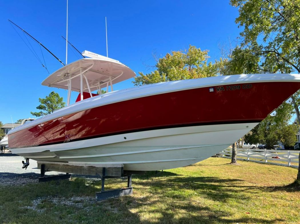 Intrepid Powerboat Boat Detailing