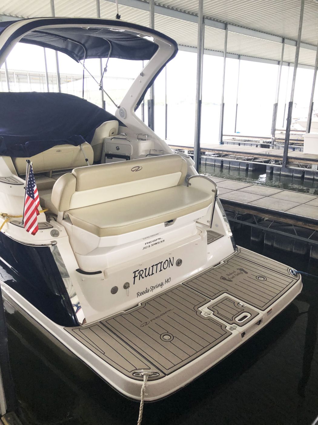 2012 Regal 30 Express AquaTraction
