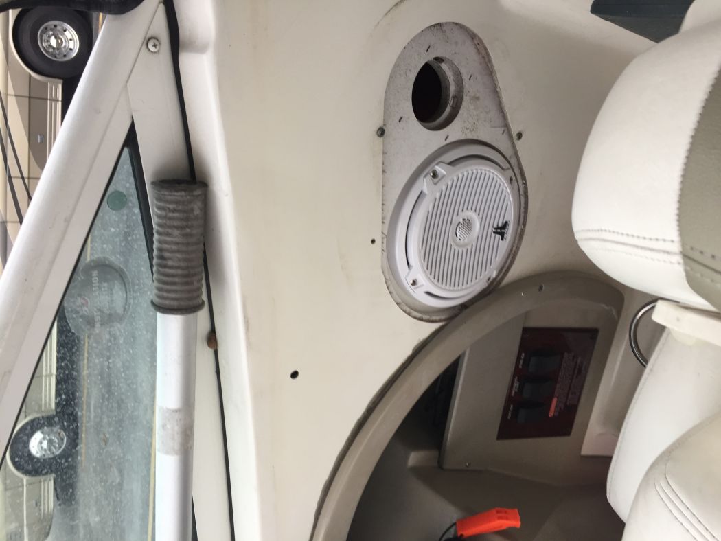 SeaRay Sundancer Audio Installation