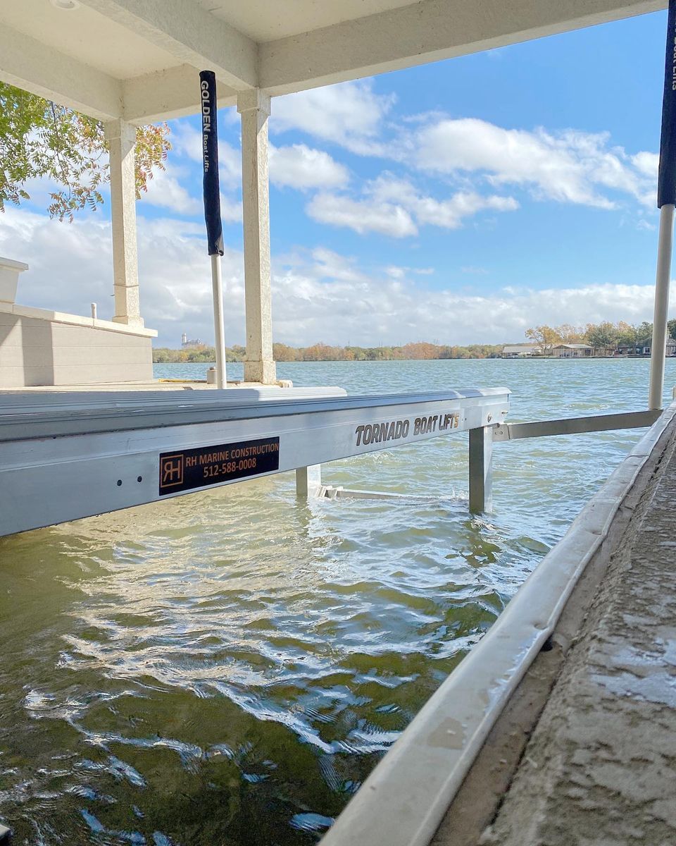 Boat Lift Repair Lake Austin