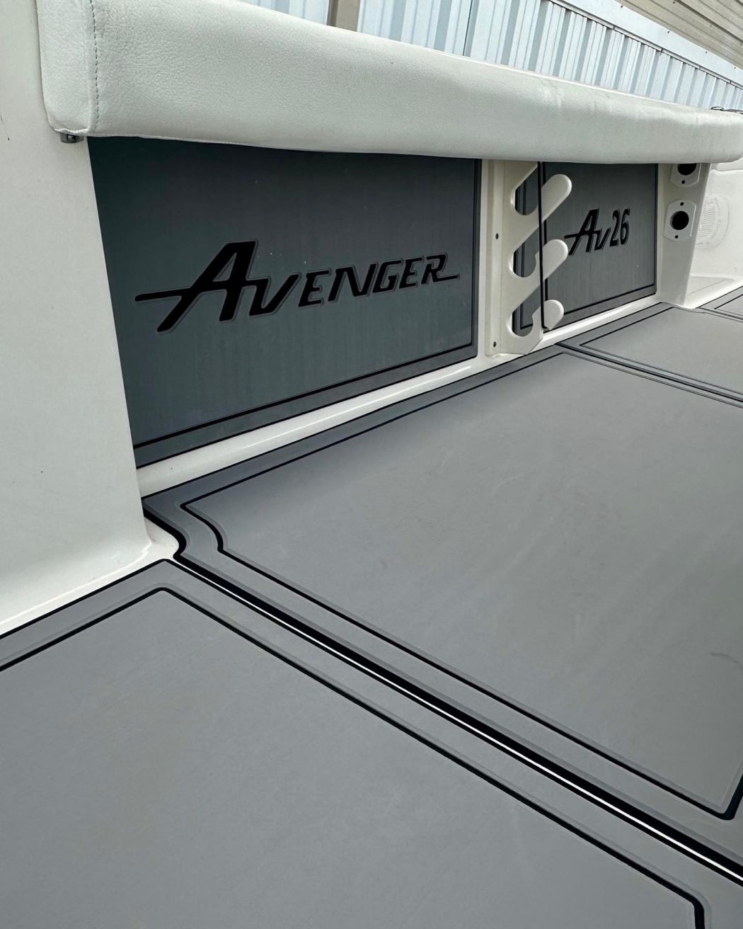 Avenger AV26 Aquatraction