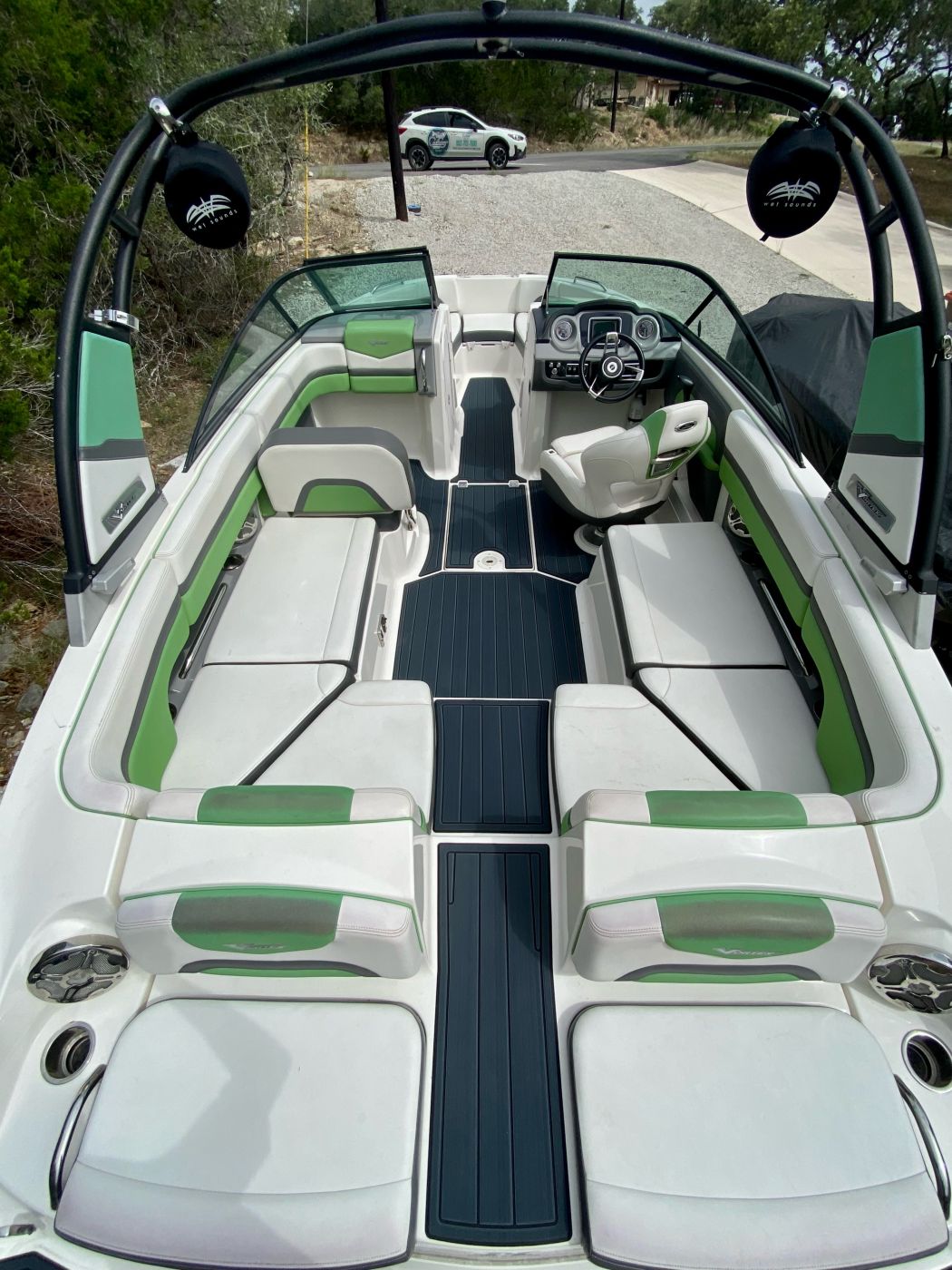 Chaparral 223 VRX SeaDek Installation