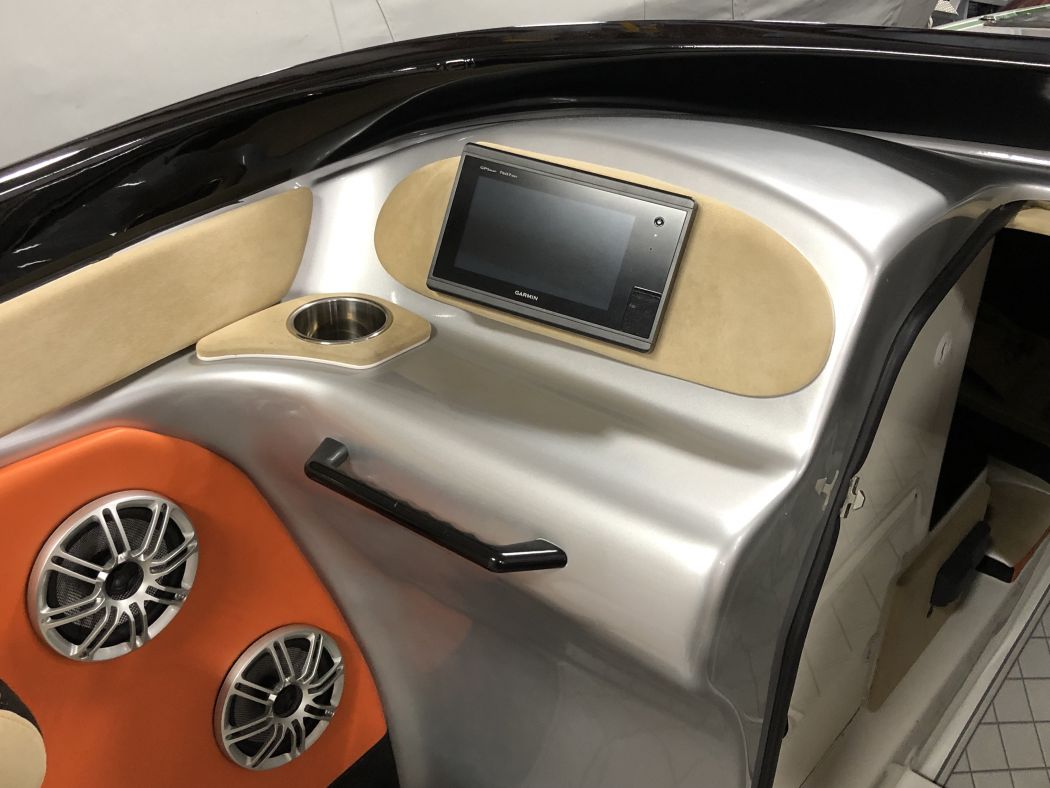 29 Profile Custom Interior And Audio System