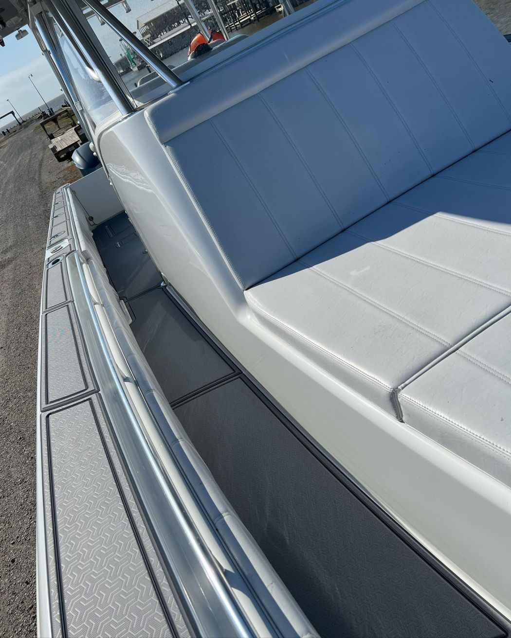 39 Contender SeaDek Flooring