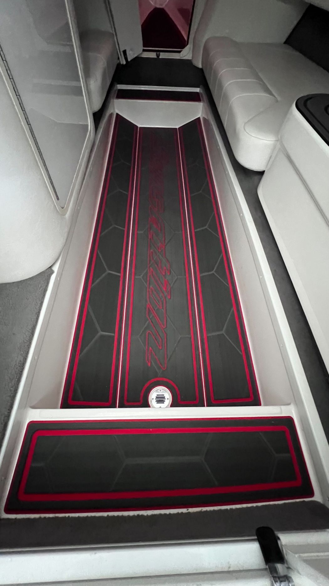 2007 Sunsation 32 Marine Flooring