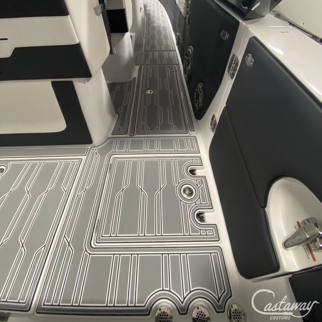 Cigarette 41 Nighthawk SeaDek Flooring