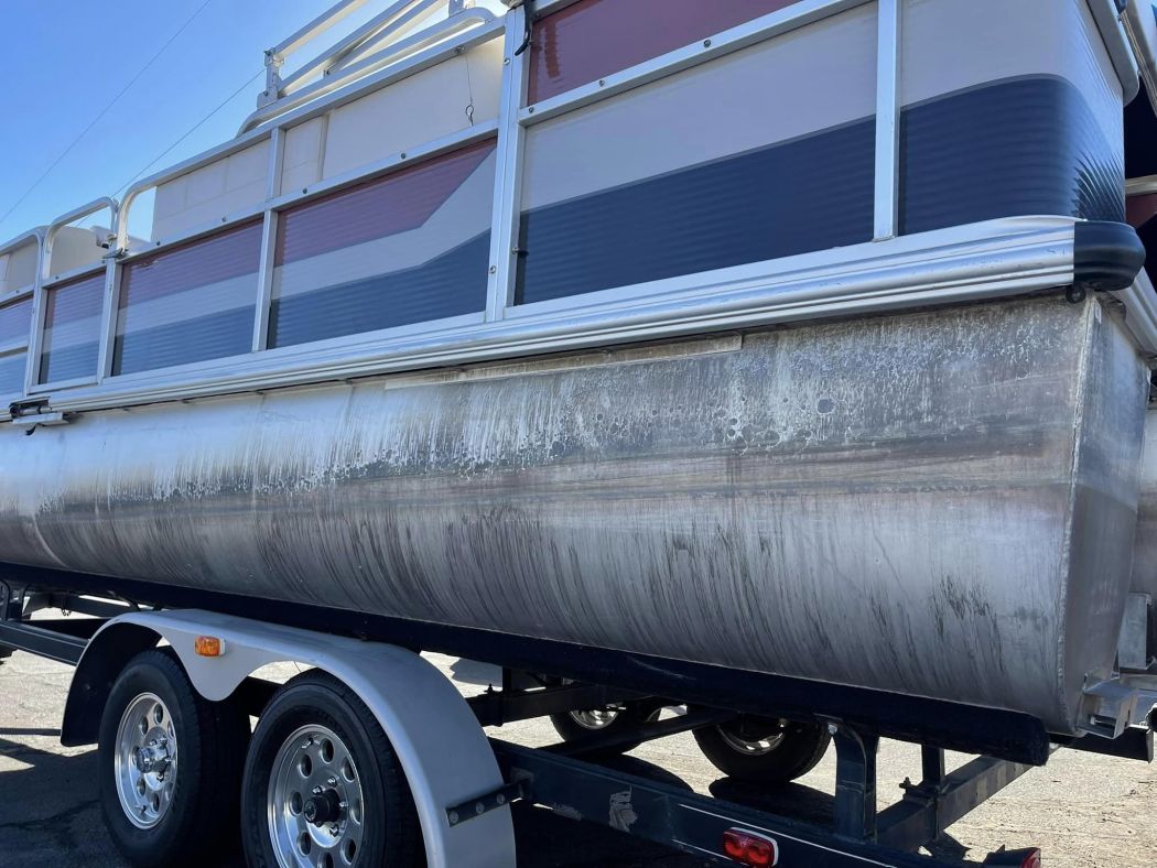 Pontoon Detailing Lake Havasu