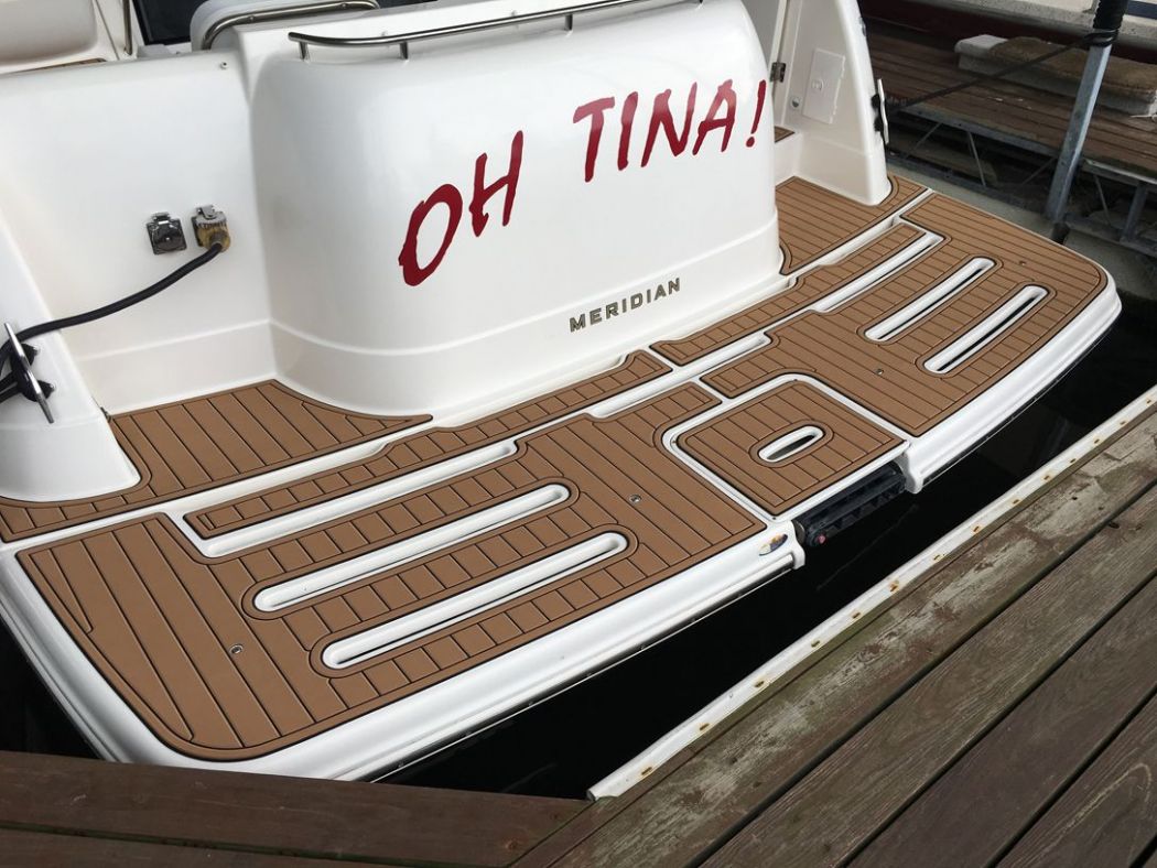 Meridian 411 SeaDek Installation