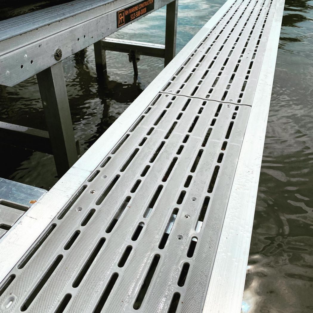 PWC Lift With Walkways
