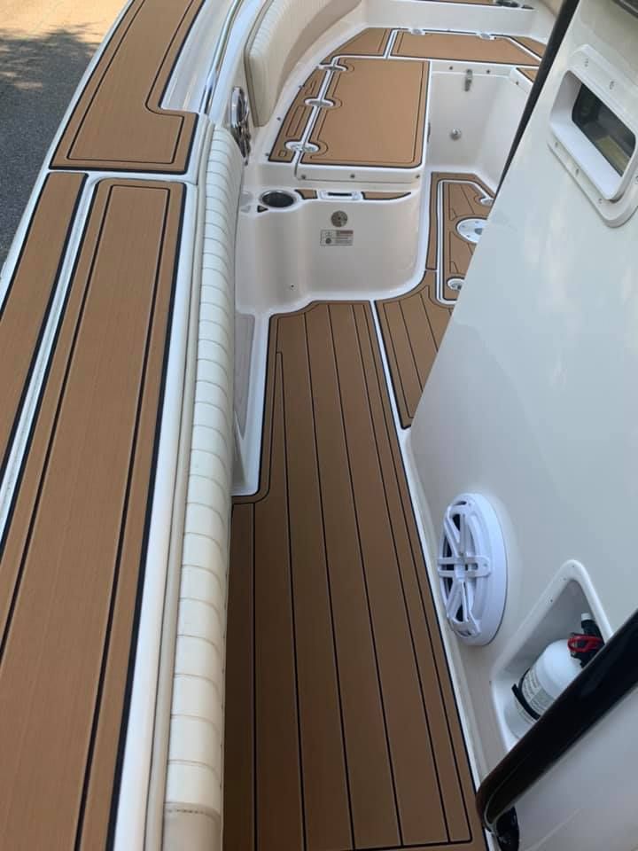 Sea Chaser Center Console SeaDek Flooring