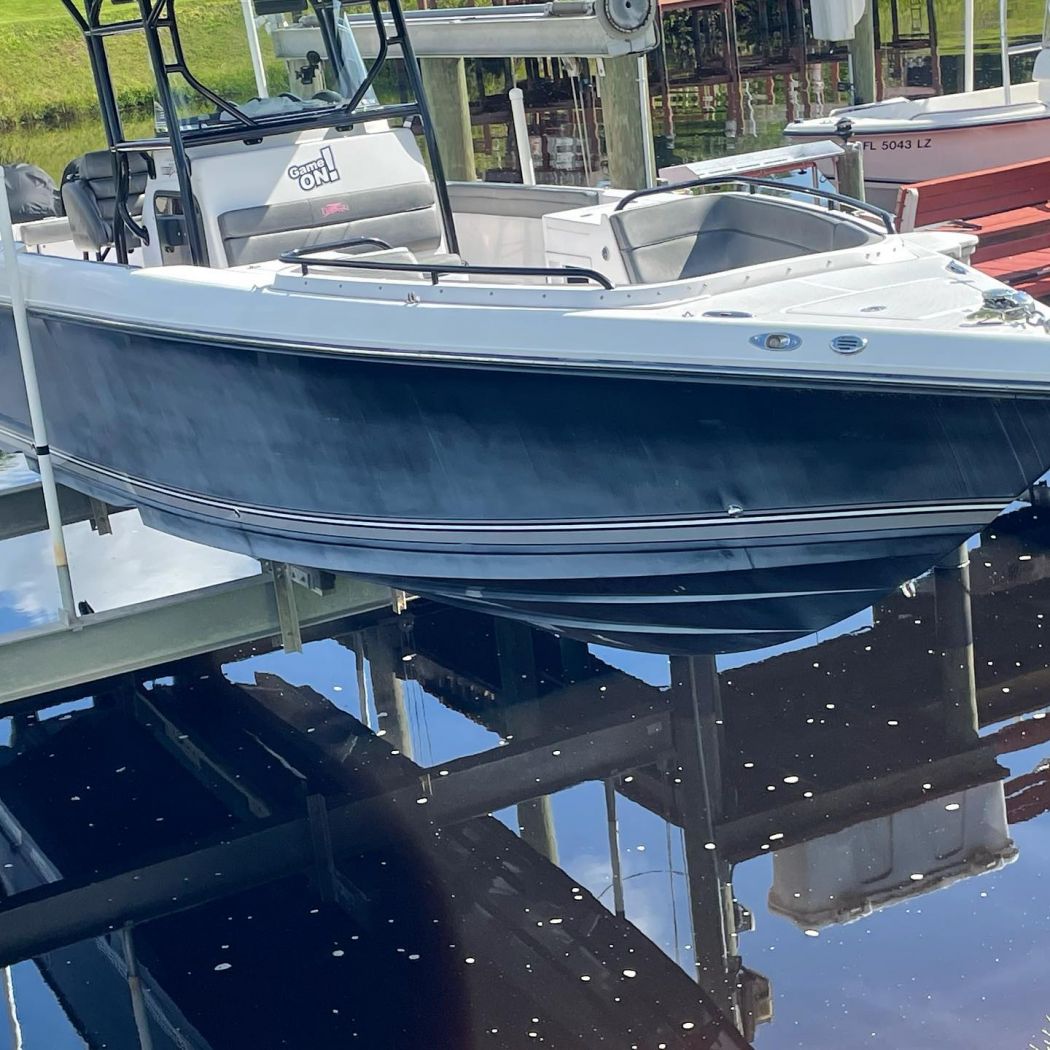 39 Donzi Center Console Hull Restoration