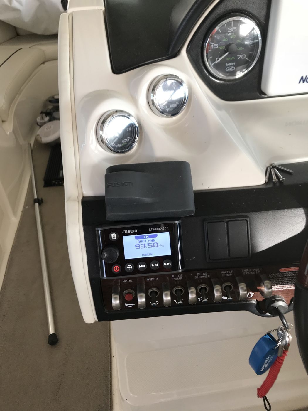 Wet Sounds System Sea Ray SLX