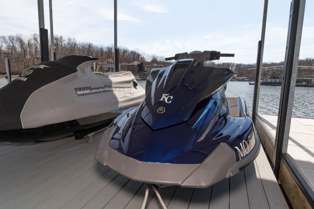 Waverunner Detail