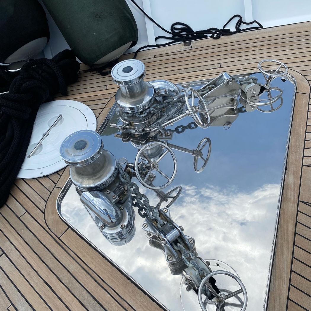 103' Burger Yacht Boat Detailing