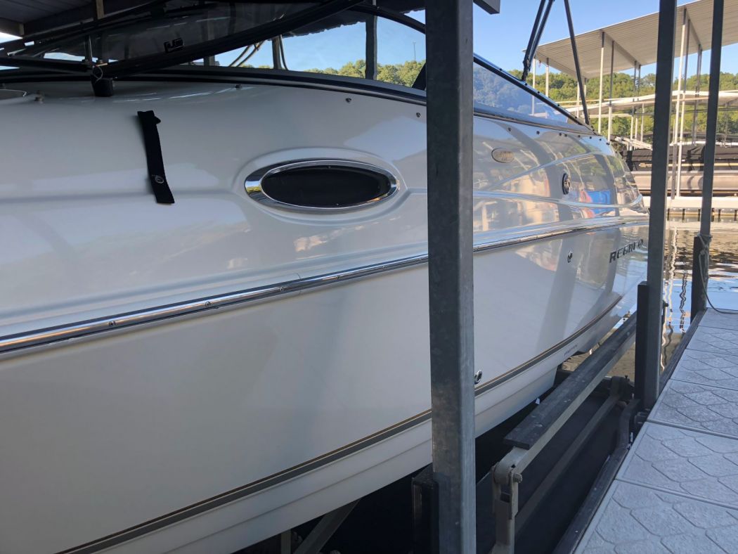 2002 2400 Rinker BR Received A Surpass 5 Year SiO2 Ceramic Coating