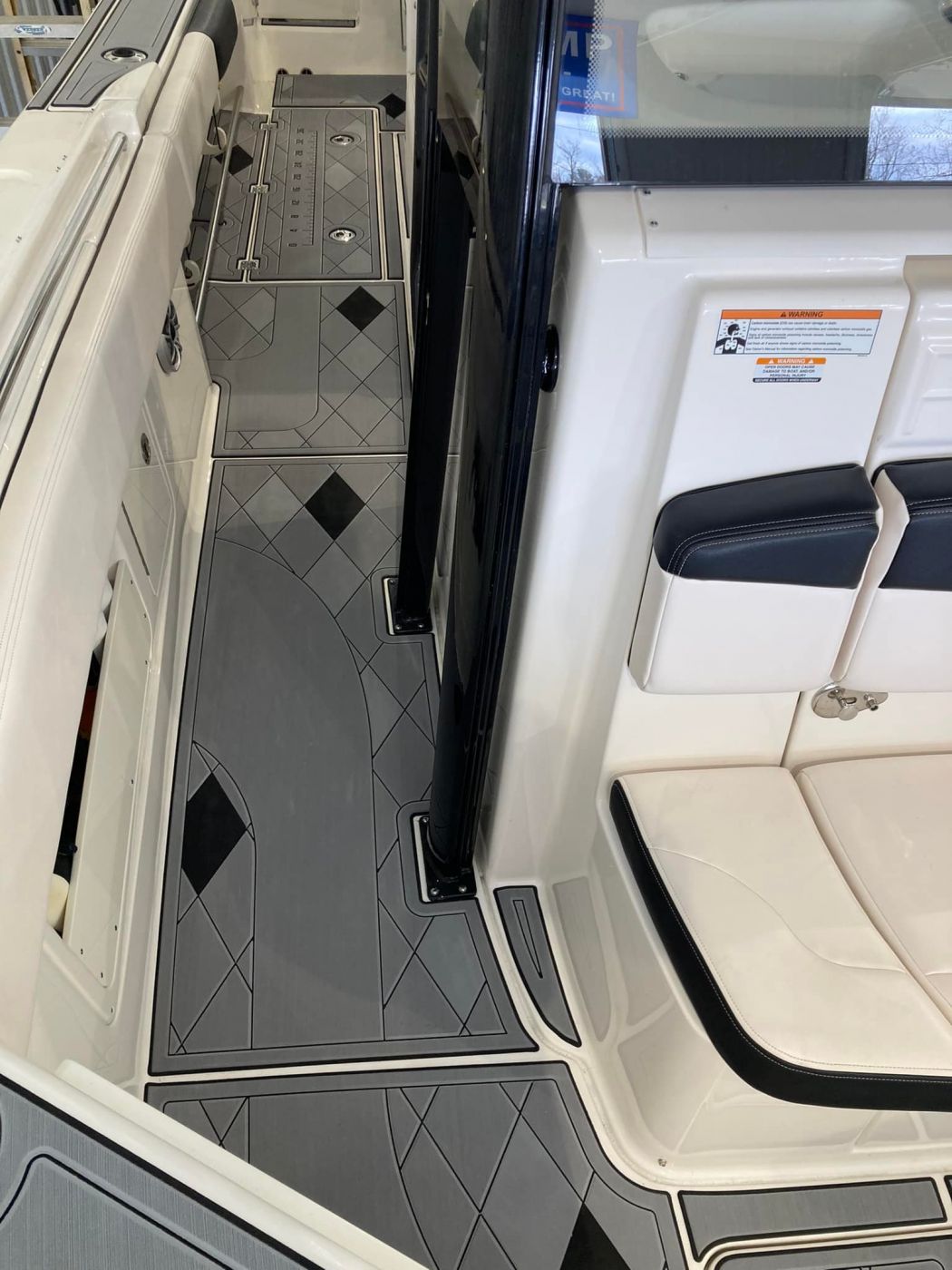 Robolo Center Console SeaDek Flooring