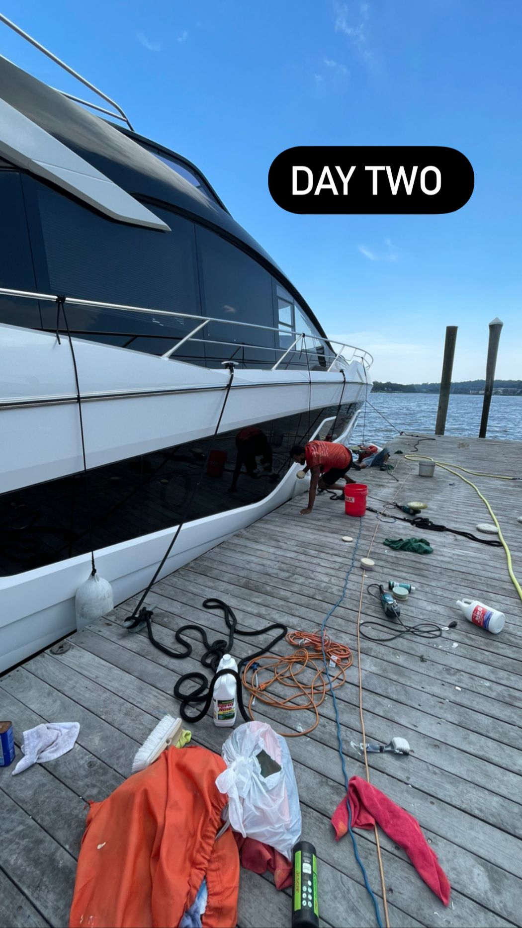 2022 Sunseeker Sports Yacht 65' Cleaning