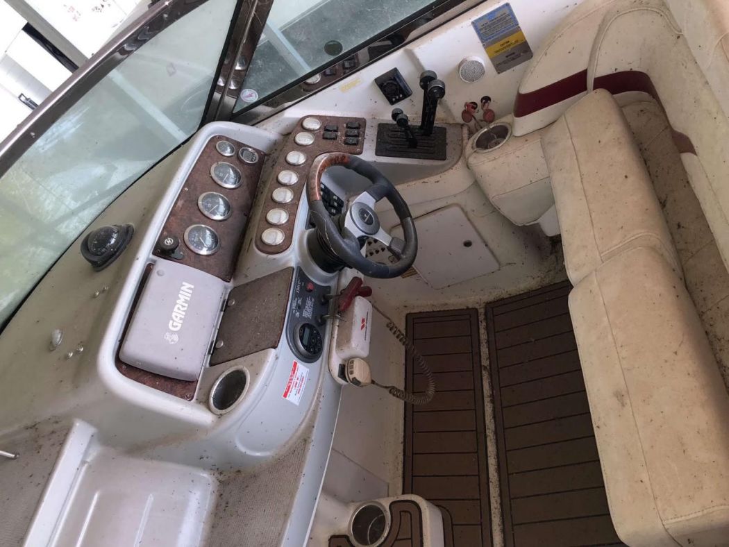 Formula 330SS Boat Detailing