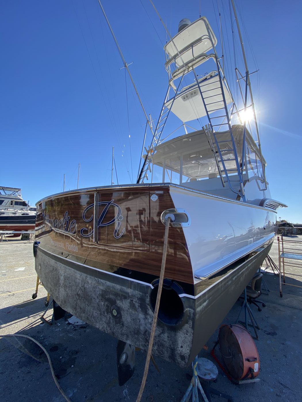 52' Buddy Davis Hull Ceramic Detail with CYA Ceramic 5 Year Coating
