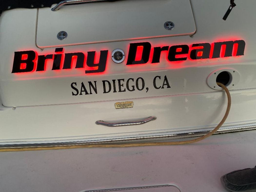 Backlit Boat Name Sea Ray Sundancer