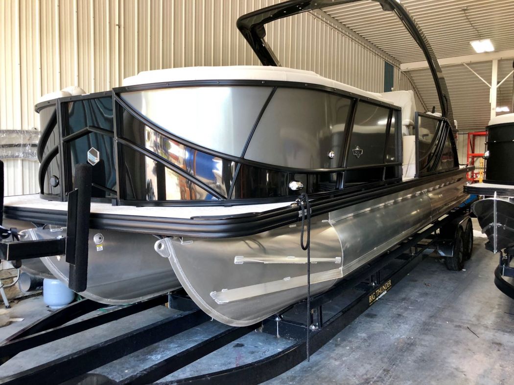 2019 South Bay Tri Toon Received A Surpass 5 Year SiO2 Ceramic Coating
