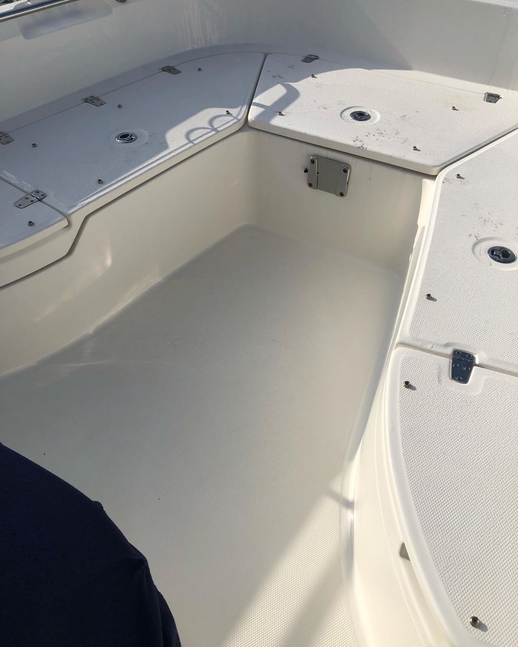 Boston Whaler 270 SeaDek Flooring