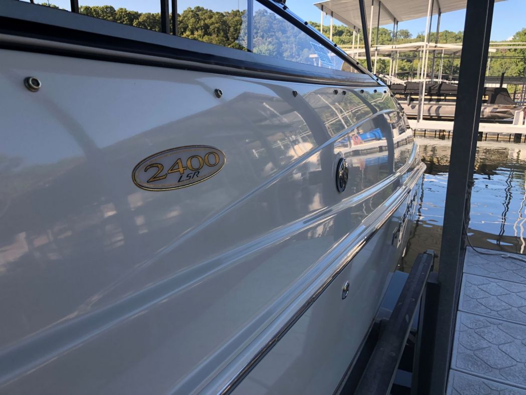 2002 2400 Rinker BR Received A Surpass 5 Year SiO2 Ceramic Coating