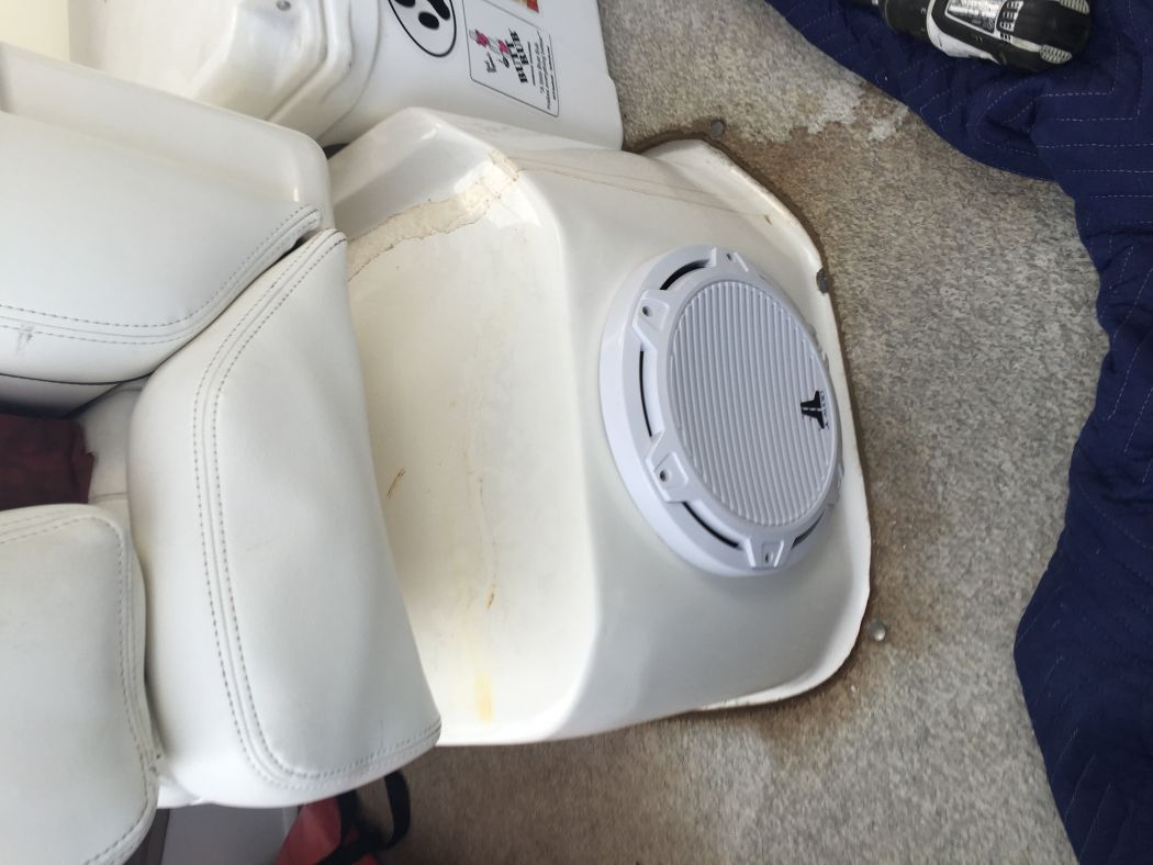 SeaRay Sundancer Audio Installation