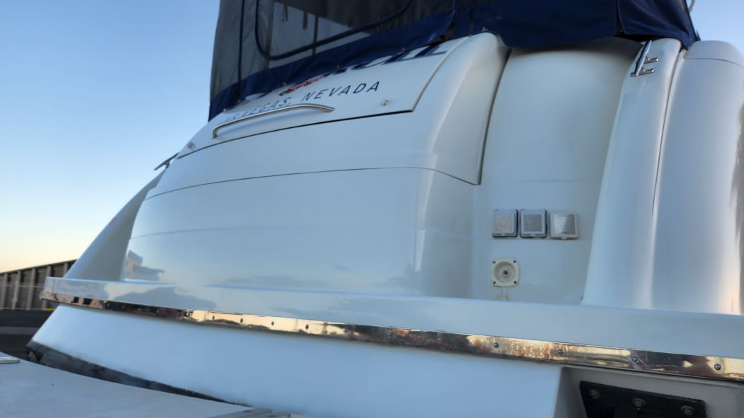 Formula 37 PC Boat Waxing