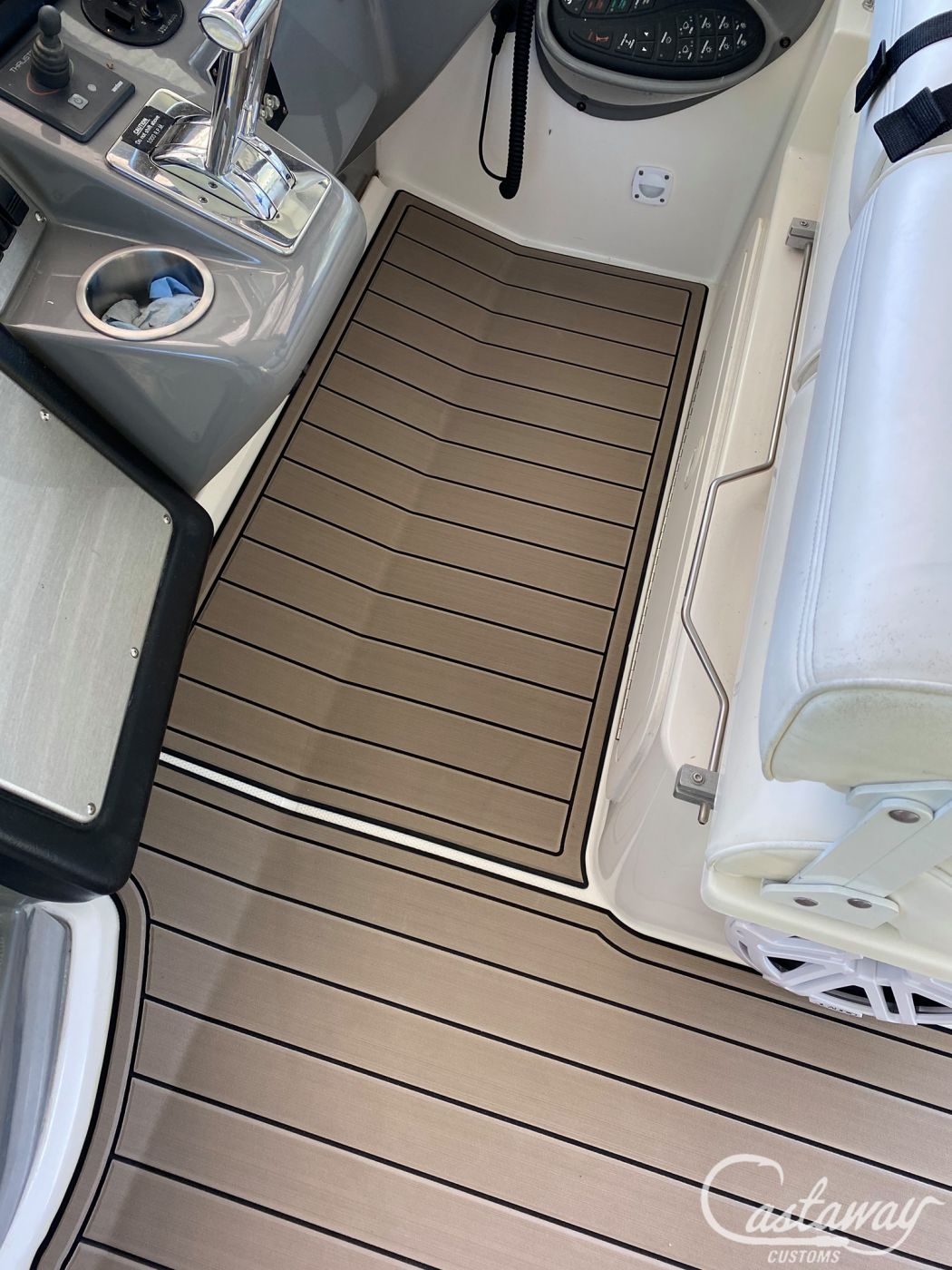 Cruiser Yachts 420 Express SeaDek