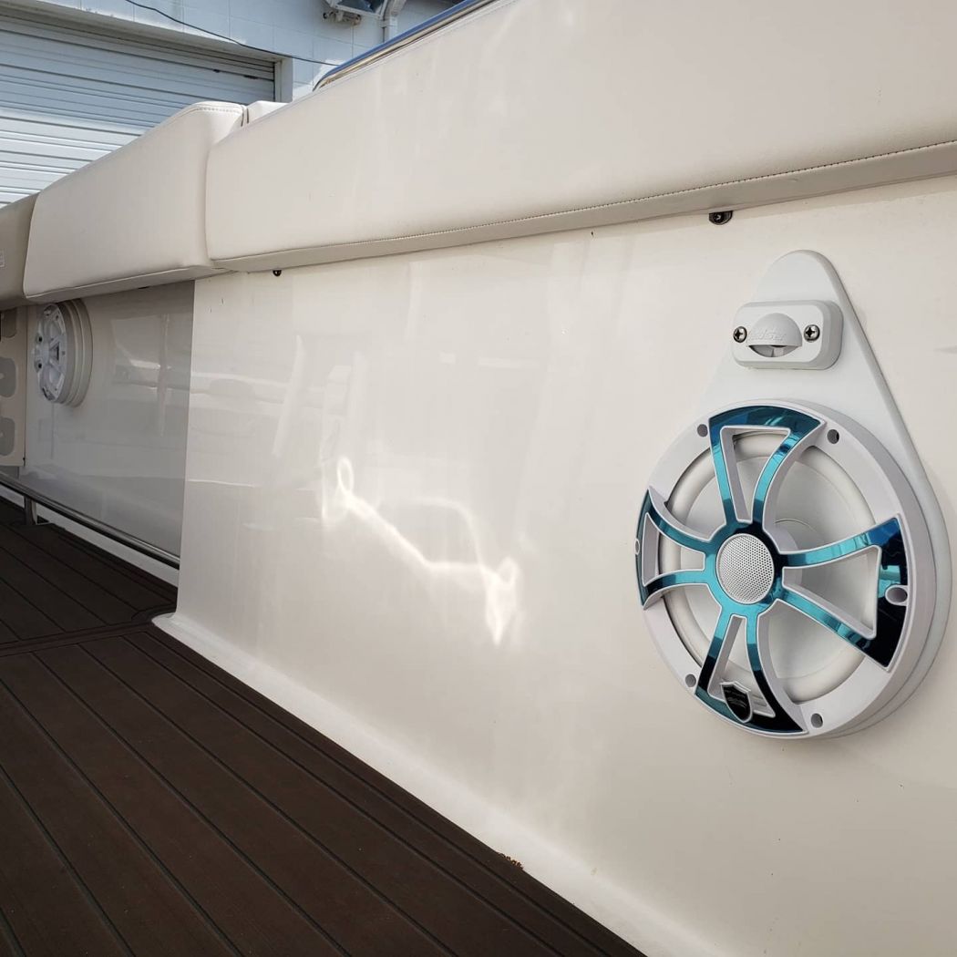 Robalo 242 Marine Audio