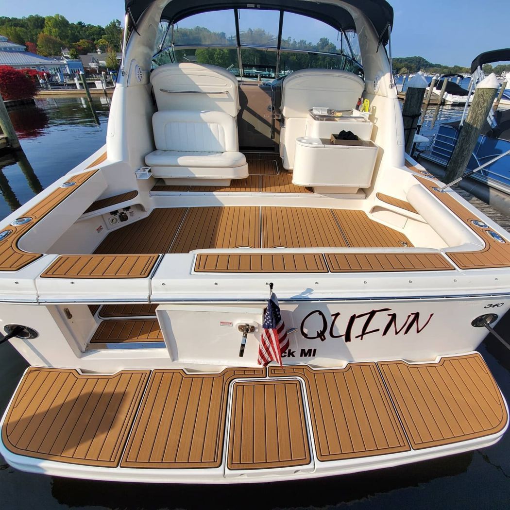 Sea Ray 340 Amberjack SeaDek Flooring